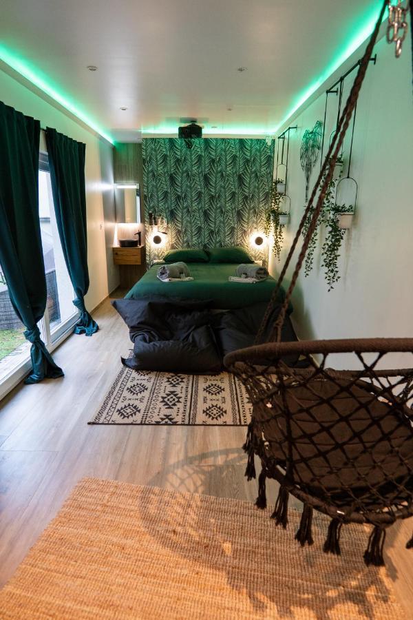 Capsule Thailande I Sauna I Balneo I Console I Jeux En Bois I Cinema I Cour Interieure Trith-Saint-Leger Exterior foto
